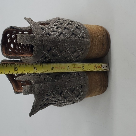 Anthropologie Jeffrey Campbell Suede Ankle Boots Size 8.5 - Picture 16 of 16